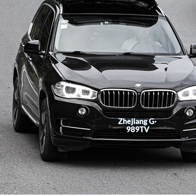 Automatic Hydraulic Roof Top Tent 576f35f8e8404a2b871cb42400e6805f